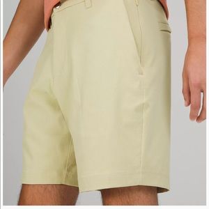 NWT Lululemon Commission Classic-Fit Short 7" 
Ventlight, Off-White